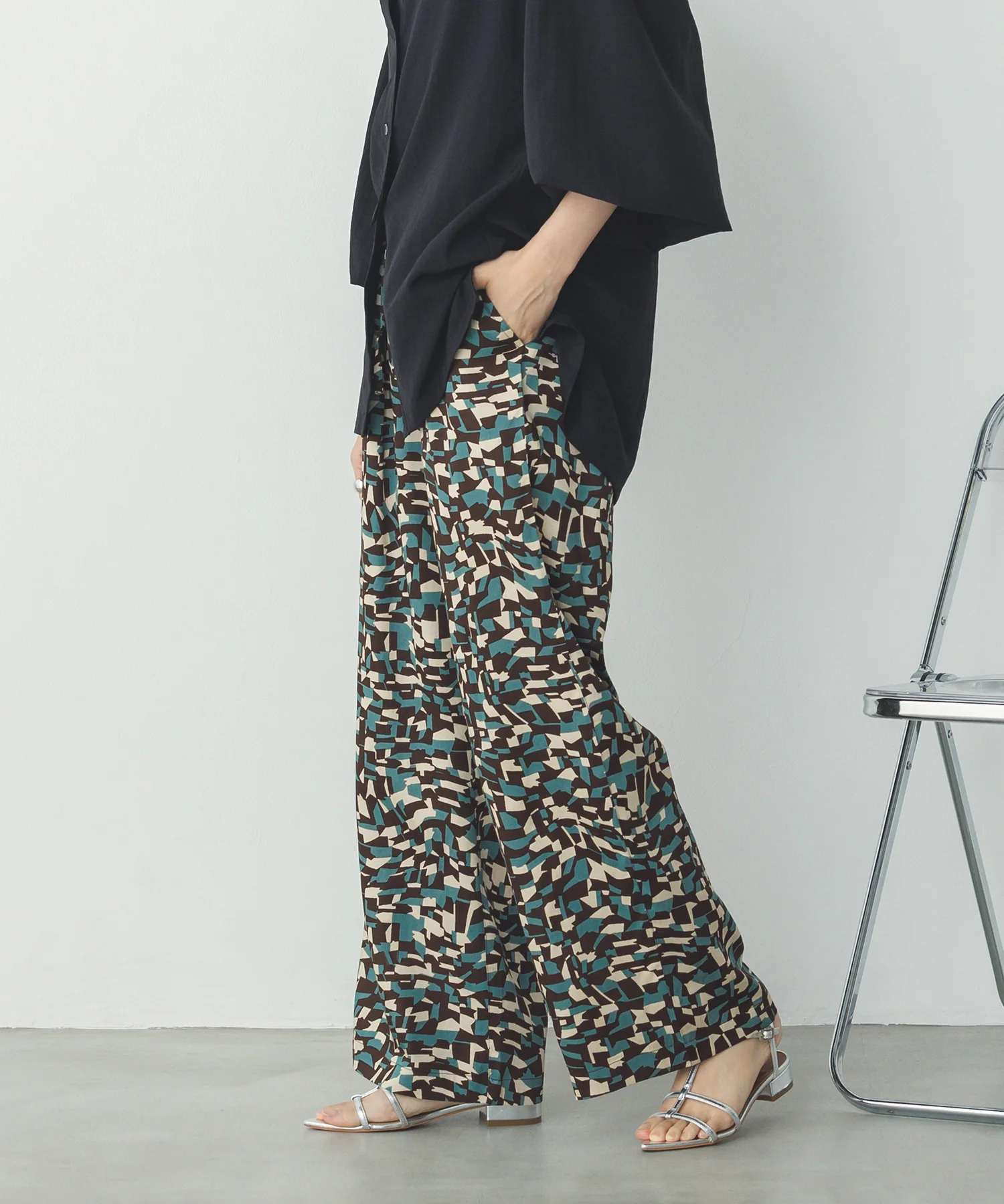 ジオメトリックプリント イージーパンツ