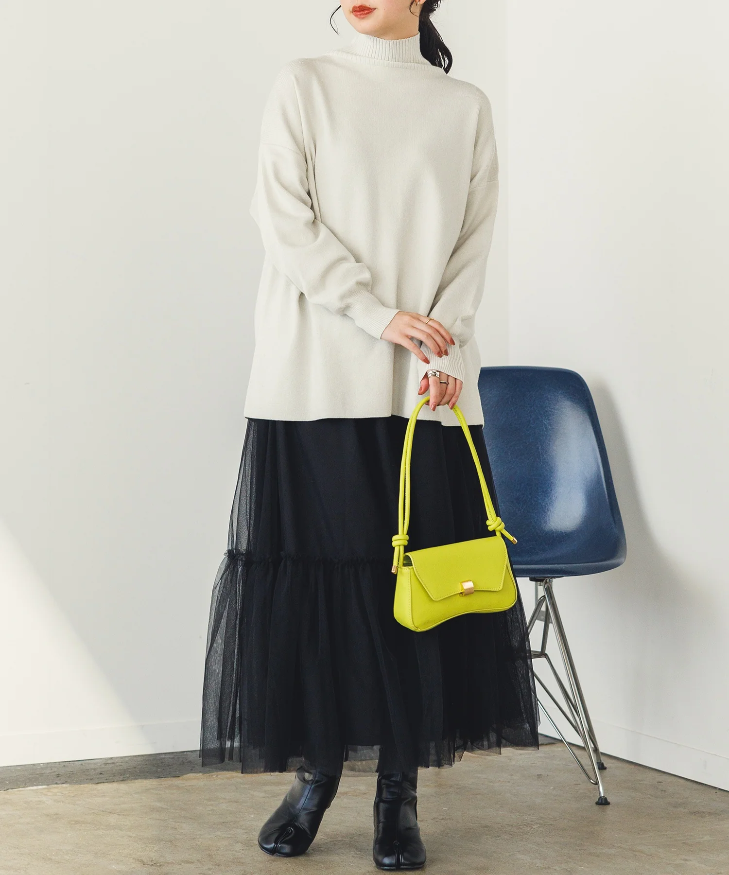 【静電気防止】やわもちヤーン バックスリットハイネックニット